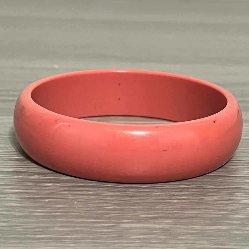 Vintage Coral Plastic Bangle Bracelet - Picture 2 of 7